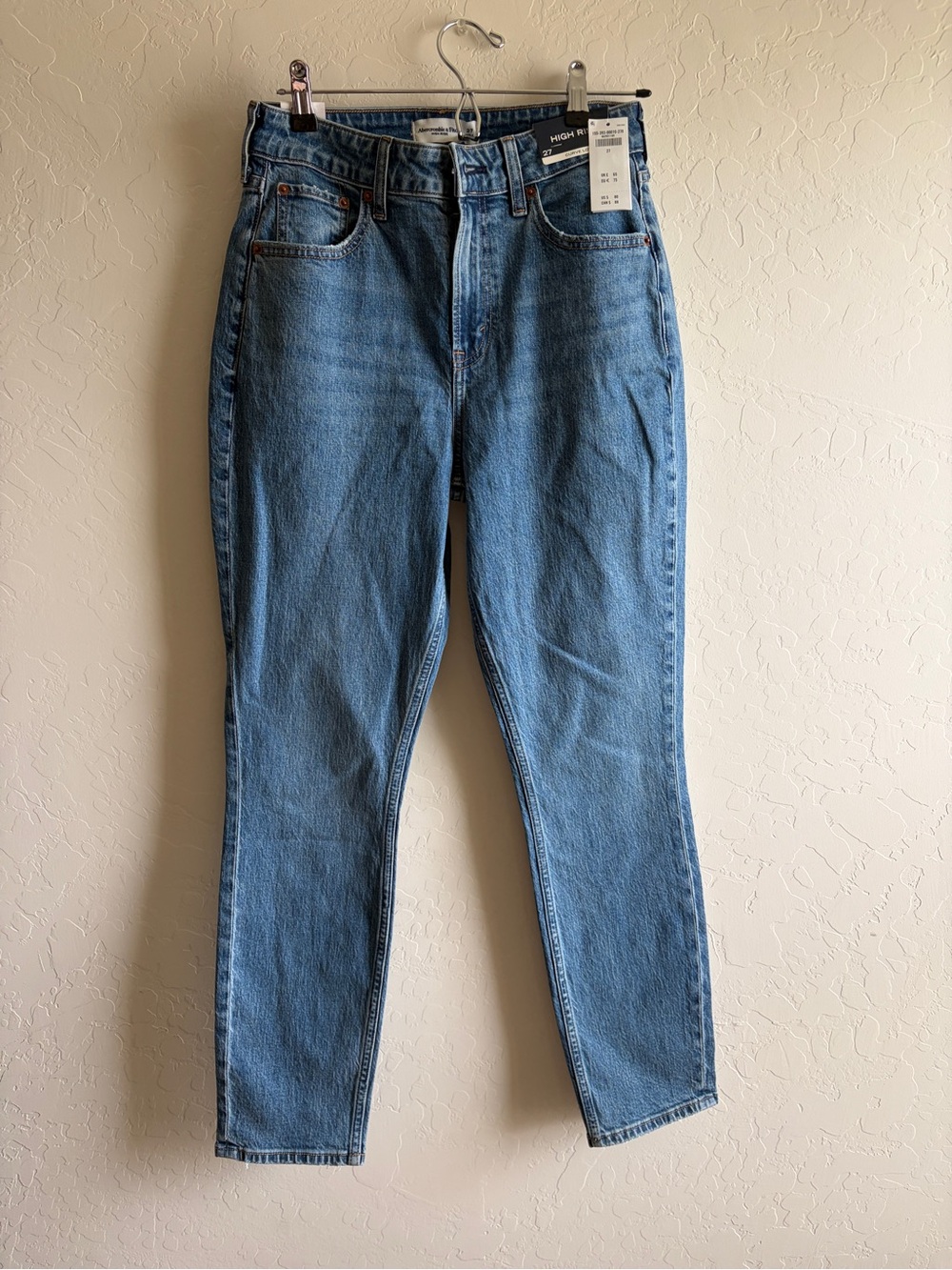 Abercrombie & Fitch Blue High-Rise Curve Love Mom Jeans